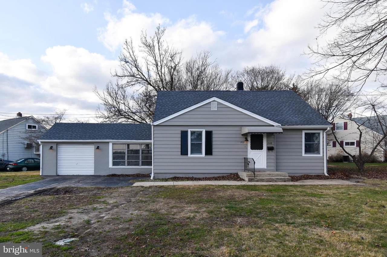 209 Evesham - Photo 1