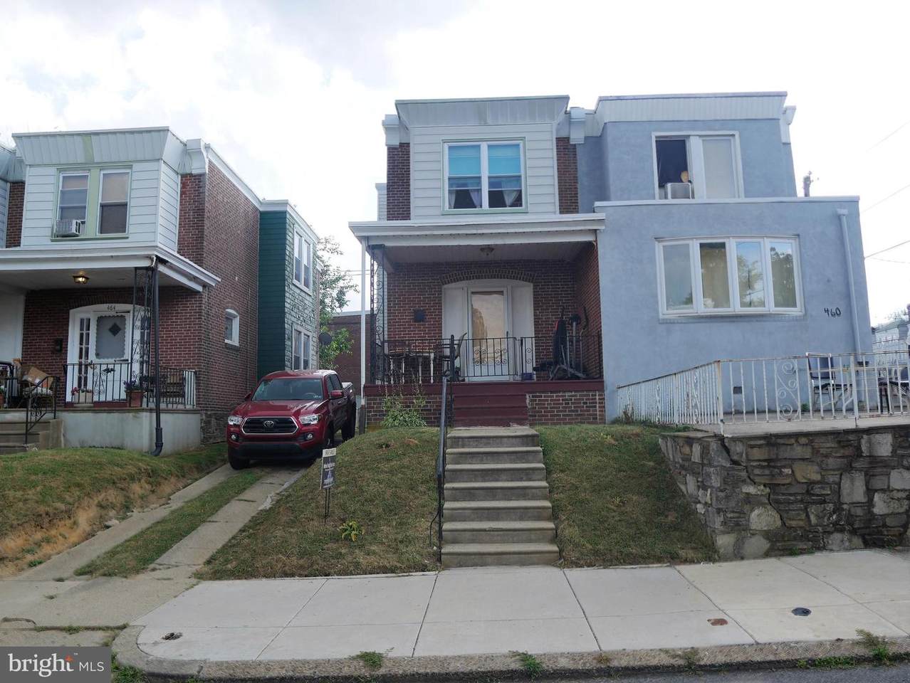 462 Robbins Street - Photo 1
