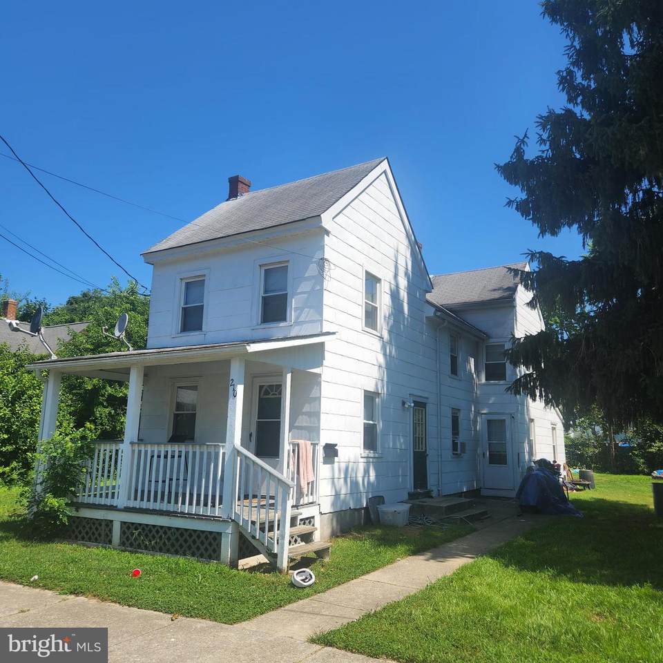 210 Smith Street - Photo 1