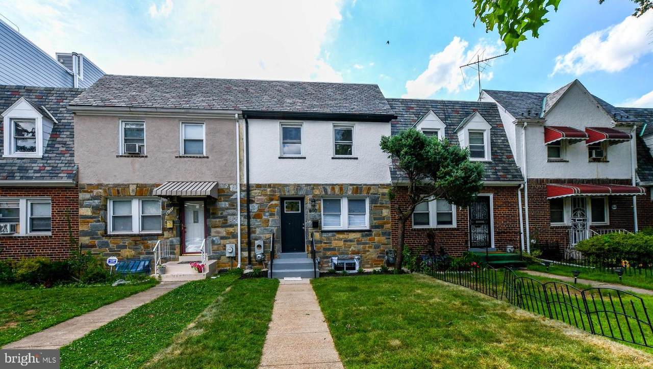 810 21ST Street - Photo 1