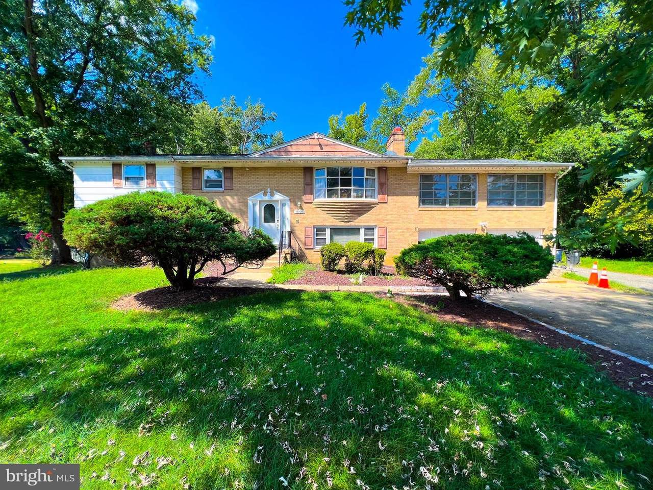 11725 Crestwood Avenue - Photo 1
