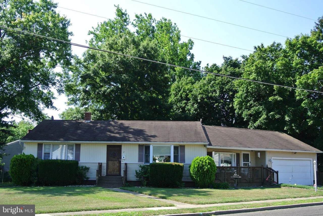 7 Hughes Avenue - Photo 1