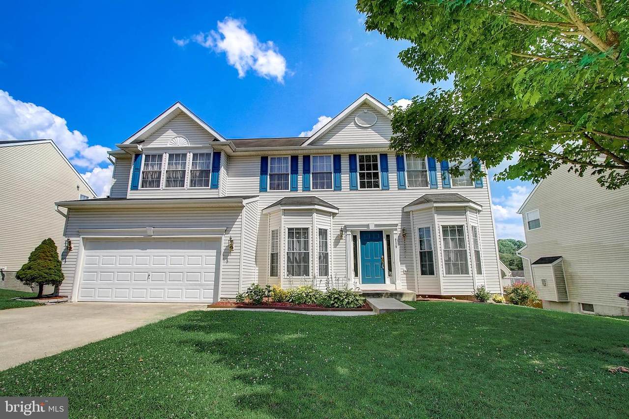 219 Hobbitts Lane - Photo 1