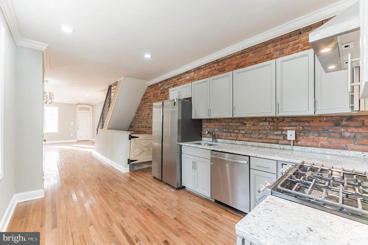 118 Queen Lane - Photo 1