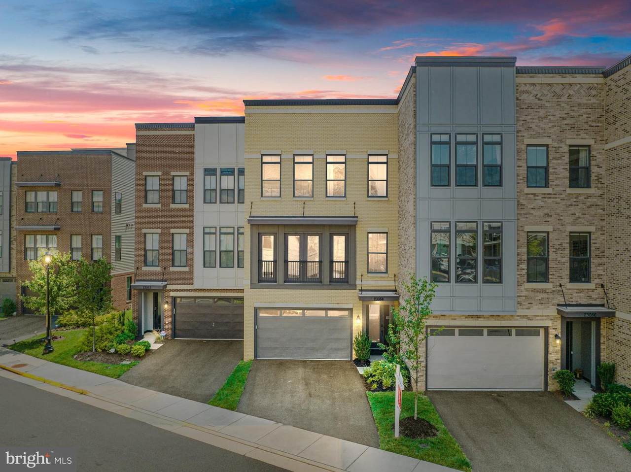 23084 Sullivans Cove Square - Photo 1