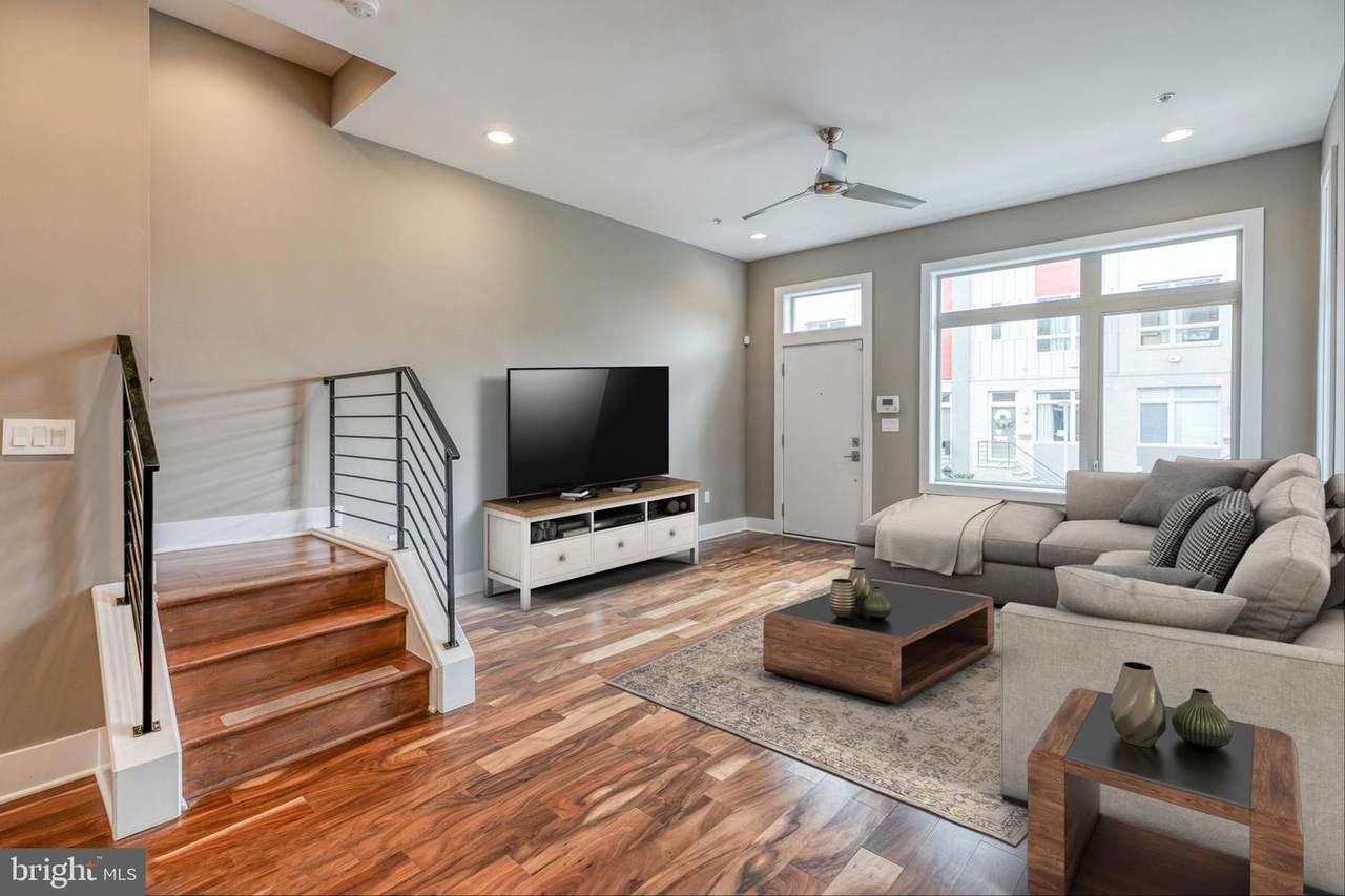 740 Columbus Boulevard - Photo 1