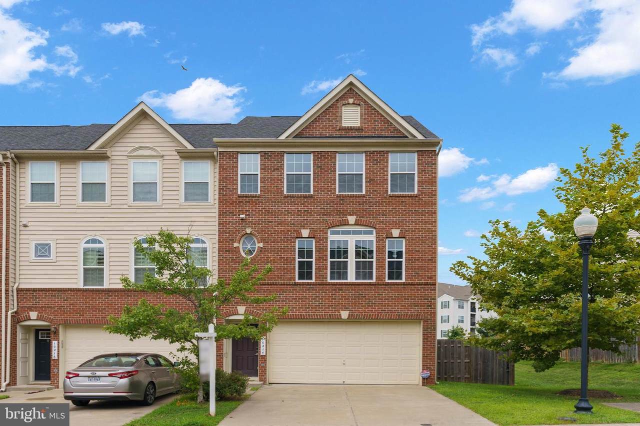 10214 Fountain Circle - Photo 1