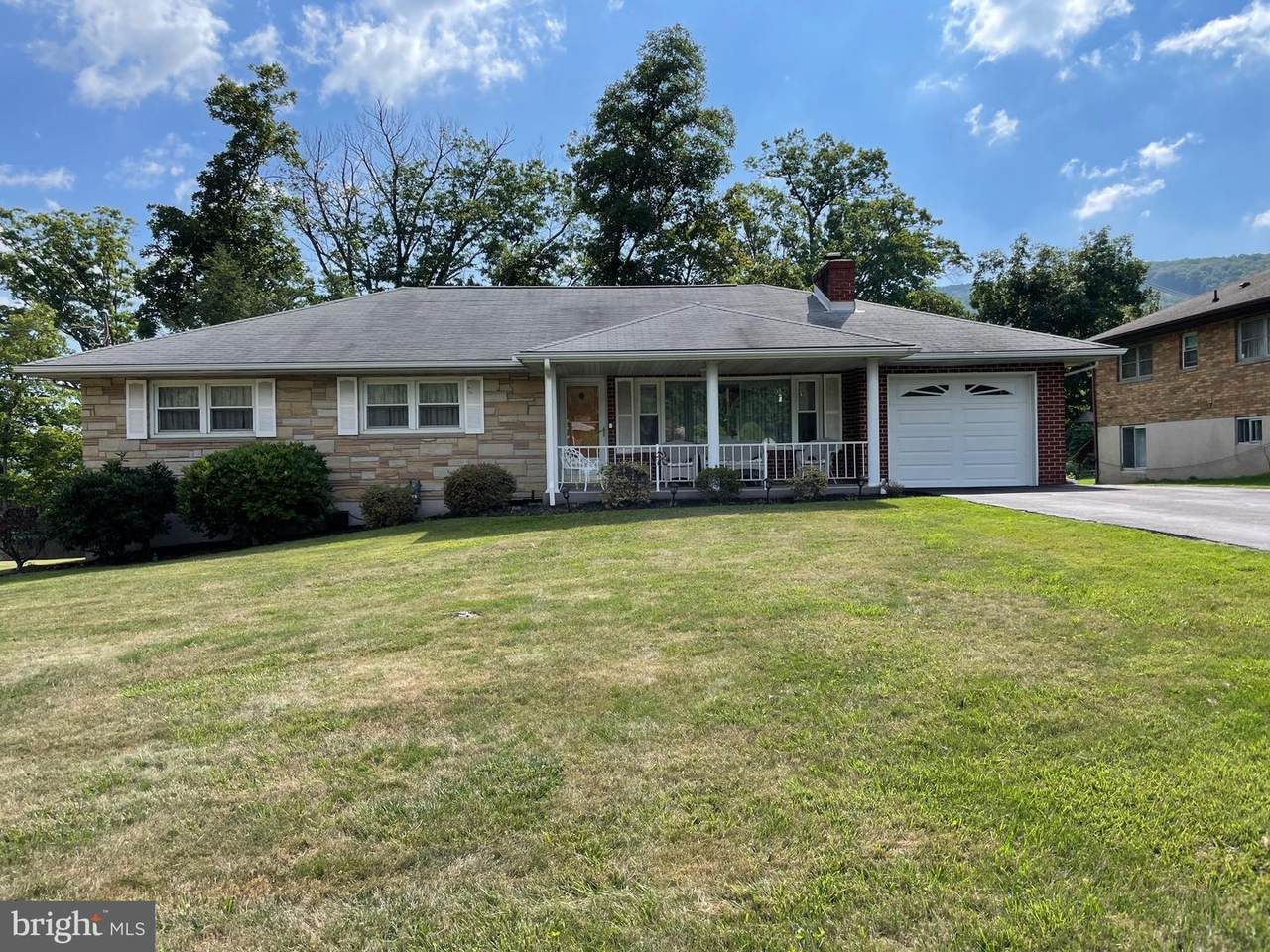 3 Linda Way - Photo 1