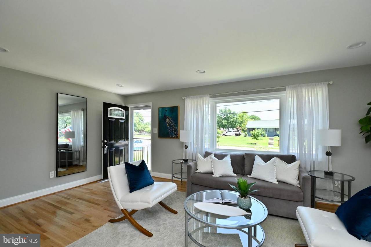 6608 The Parkway - Photo 1