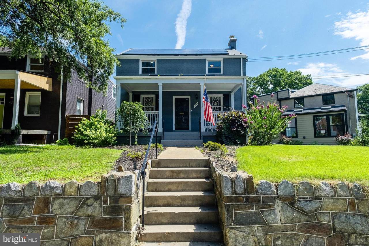 4335 Dakota Avenue - Photo 1