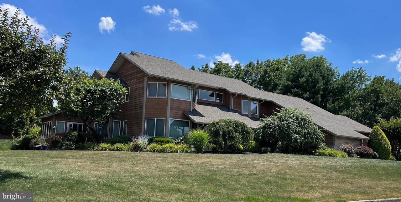 1112 Riverview Drive - Photo 1