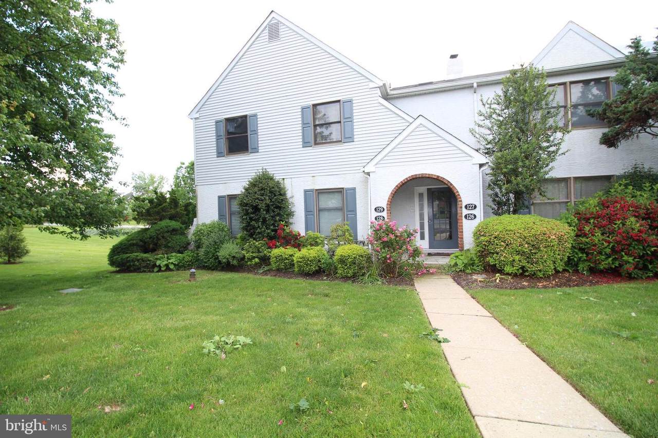 128 William Penn Drive - Photo 1