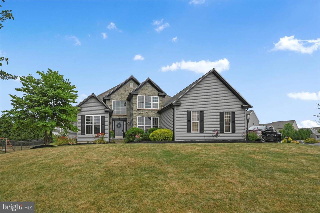 264 Parliament Drive - Photo 1