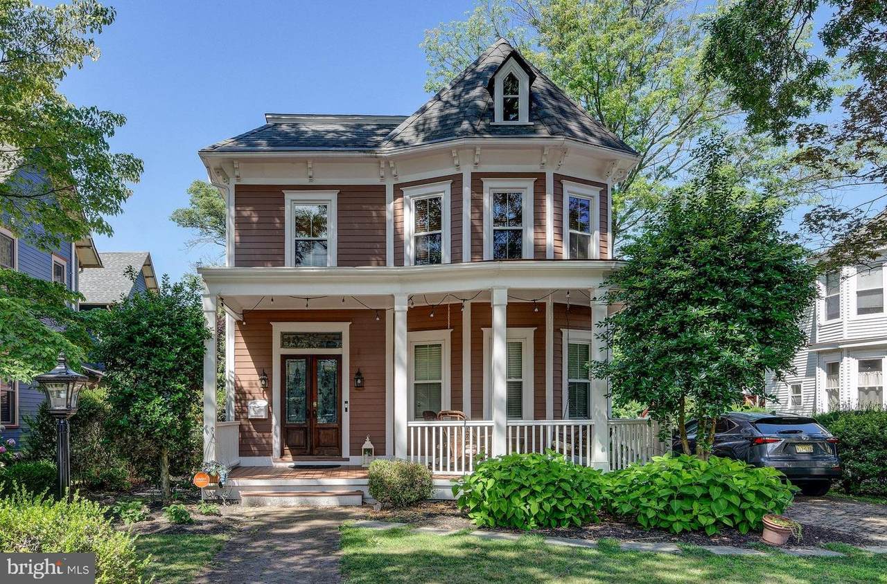 218 Chestnut Street - Photo 1