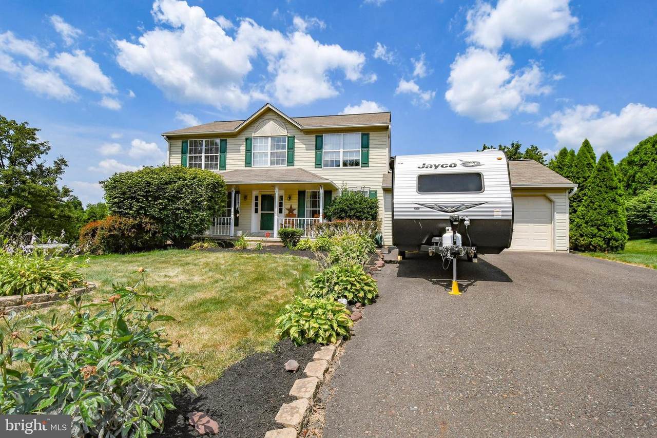 215 Strassburger Road - Photo 1
