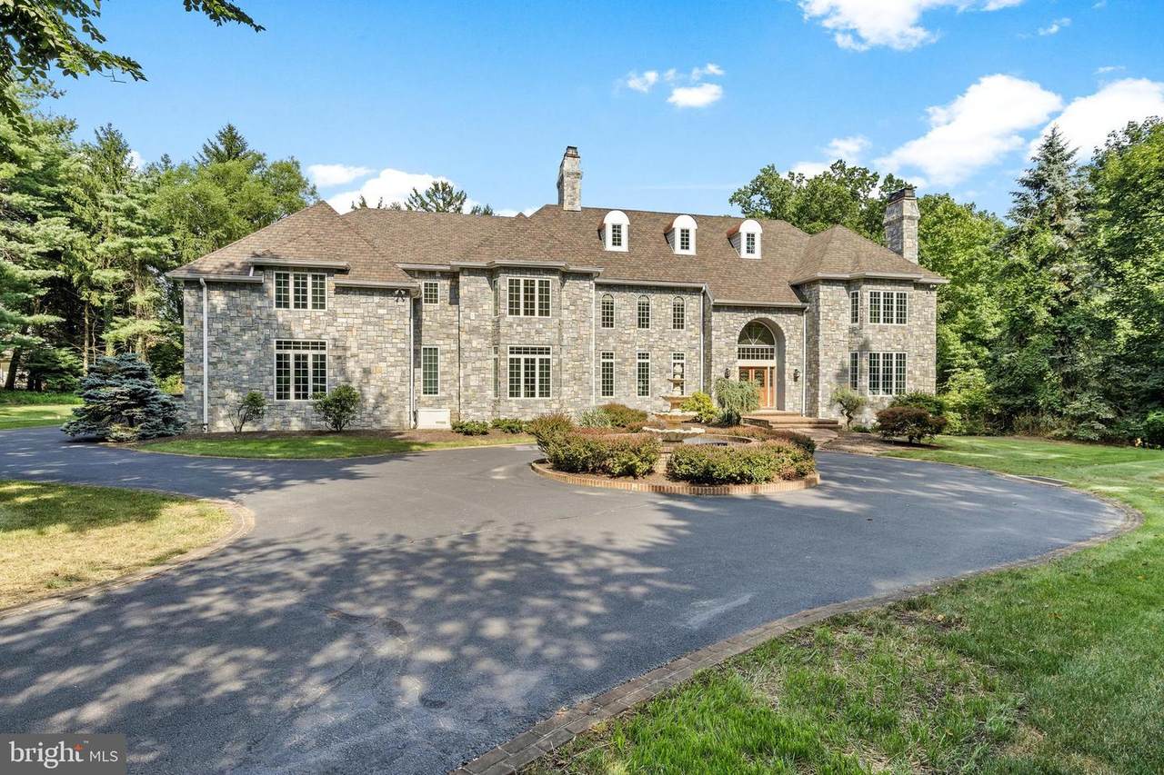 827 Lafayette Road - Photo 1