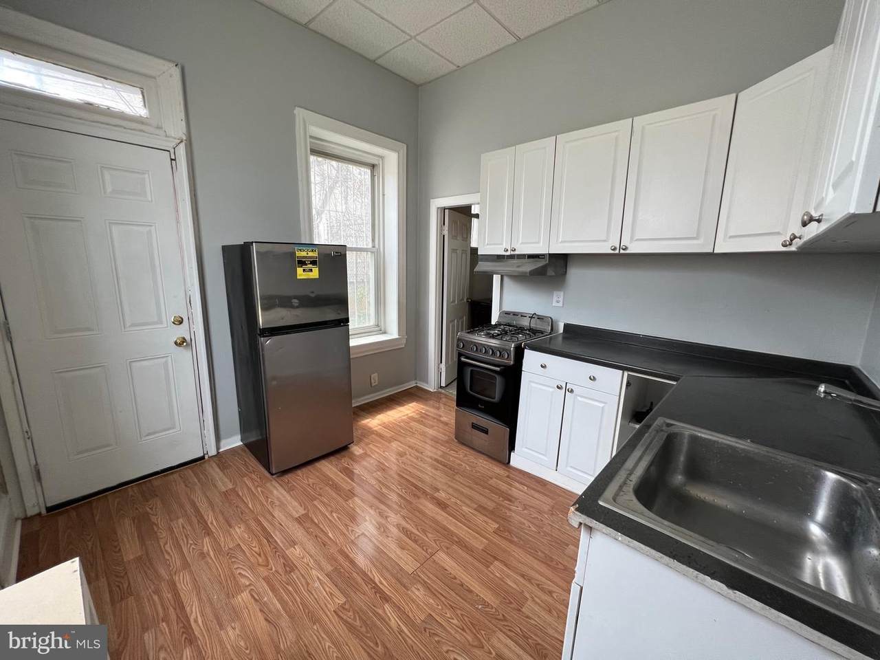 1422 3rd Floor Diamond Street - Photo 1