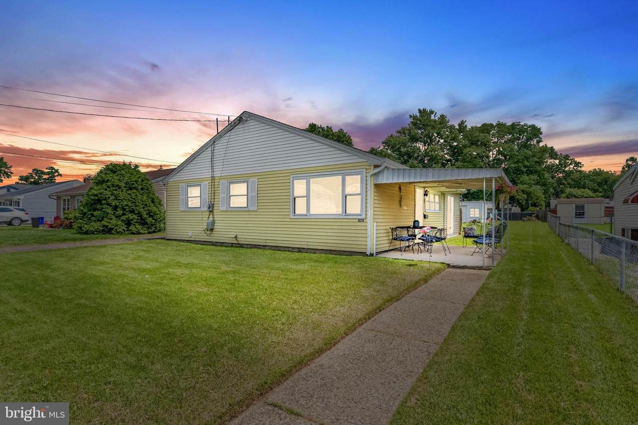 424 Walnut Avenue - Photo 1