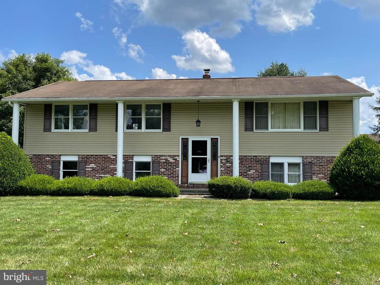 4607 Lynncrest Drive - Photo 1