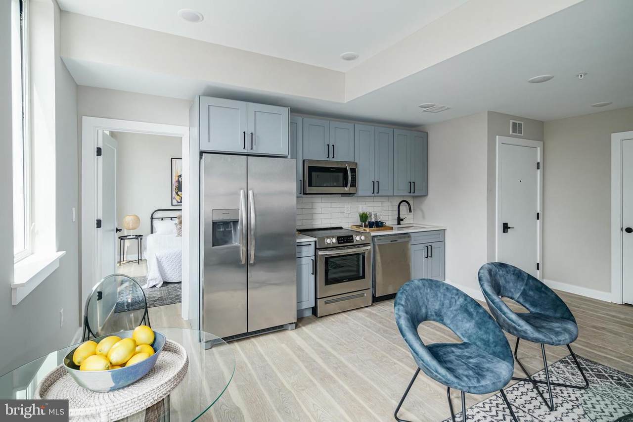 2600 W Girard Ave - Photo 1
