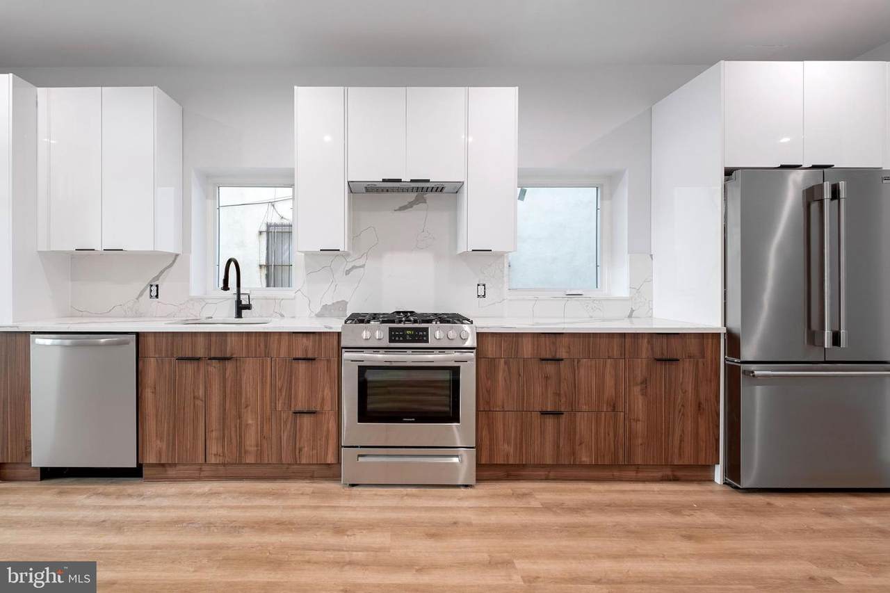 764 5TH Street - Photo 1