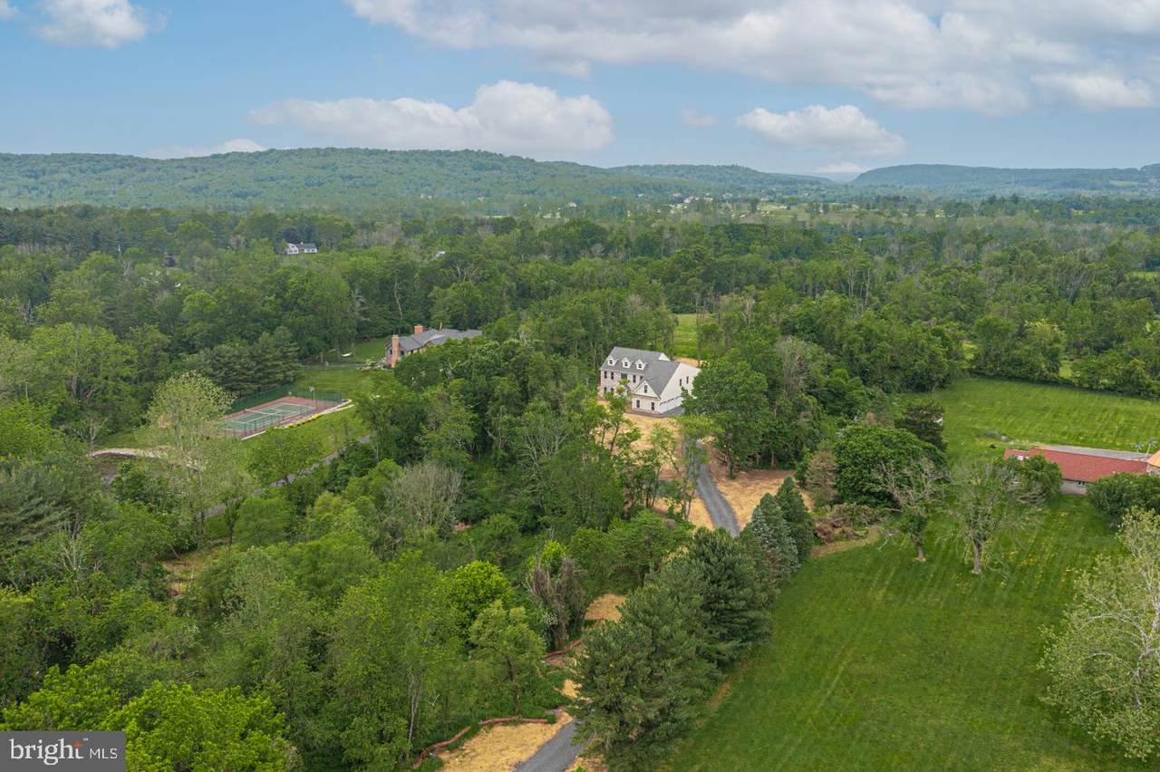 305 Woodhill Road - Photo 1