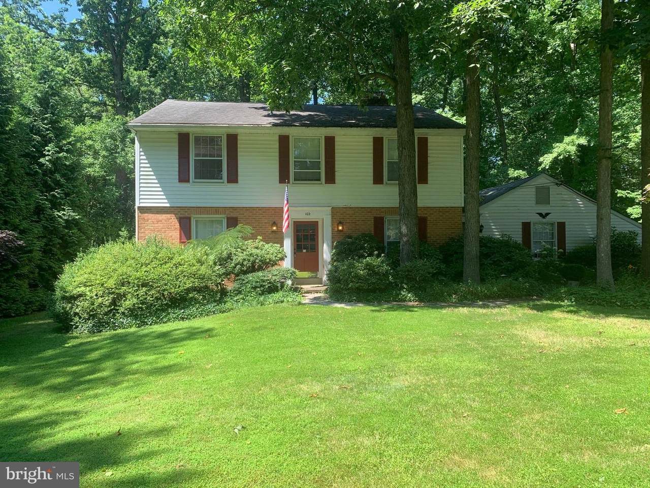 102 Broadbent Road - Photo 1