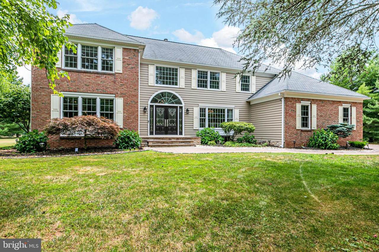 65 Richmond Drive - Photo 1