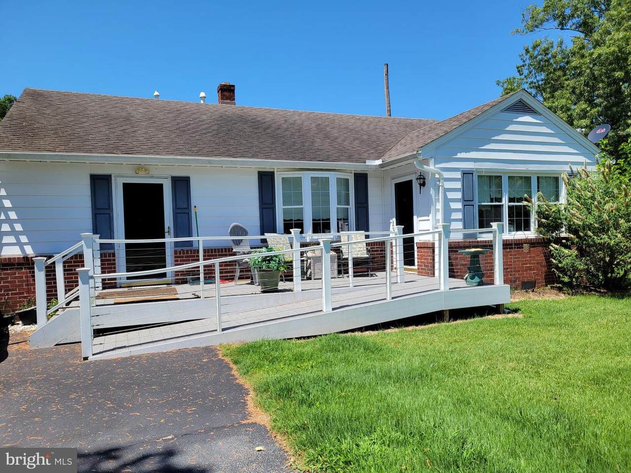 3750 Sunnyside Road - Photo 1