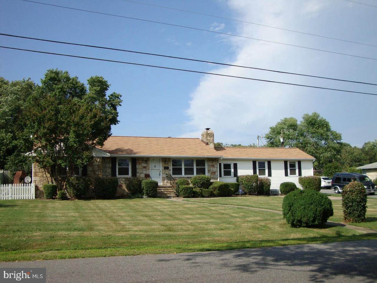 219 Stratford Avenue - Photo 1