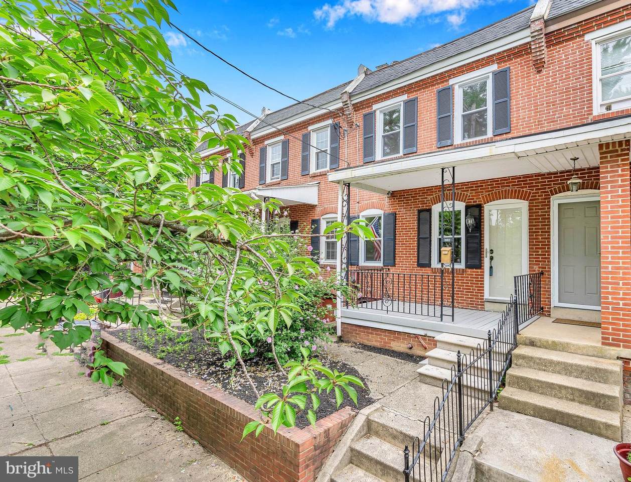 1907 16TH Street - Photo 1