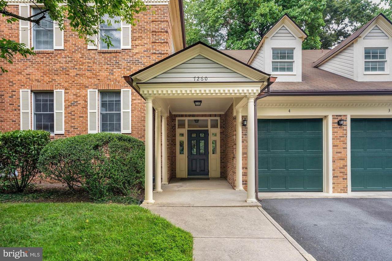 7260 Glen Hollow Court - Photo 1