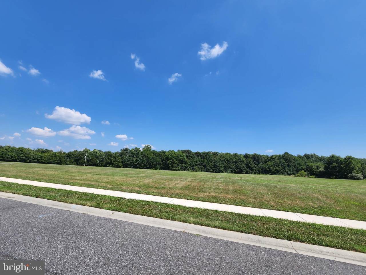 100 Karins Boulevard - Photo 1
