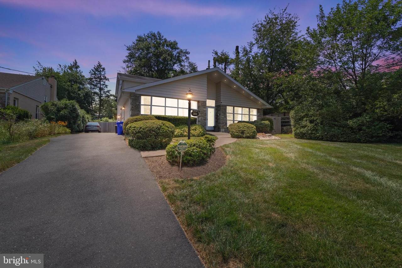 504 Davis Road - Photo 1