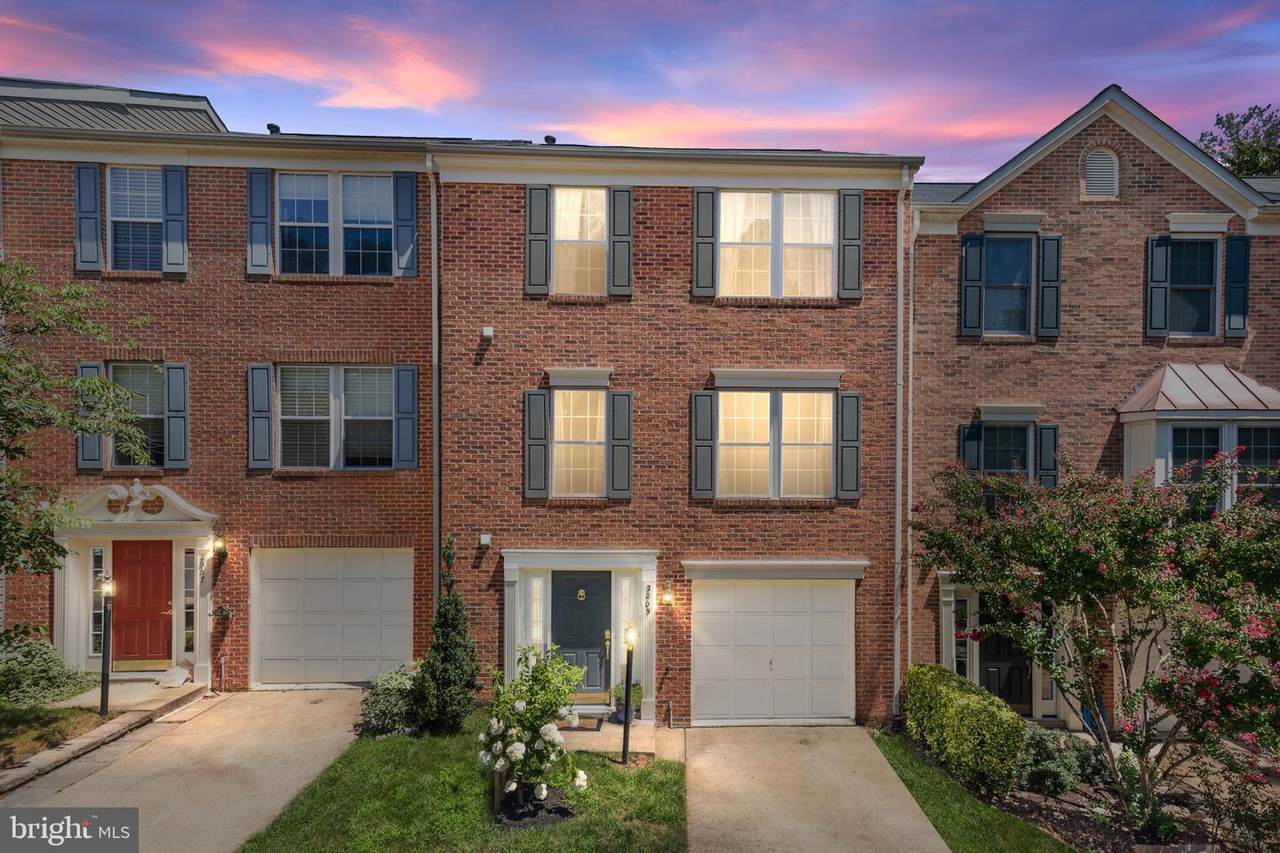 2005 Buchanan Court - Photo 1