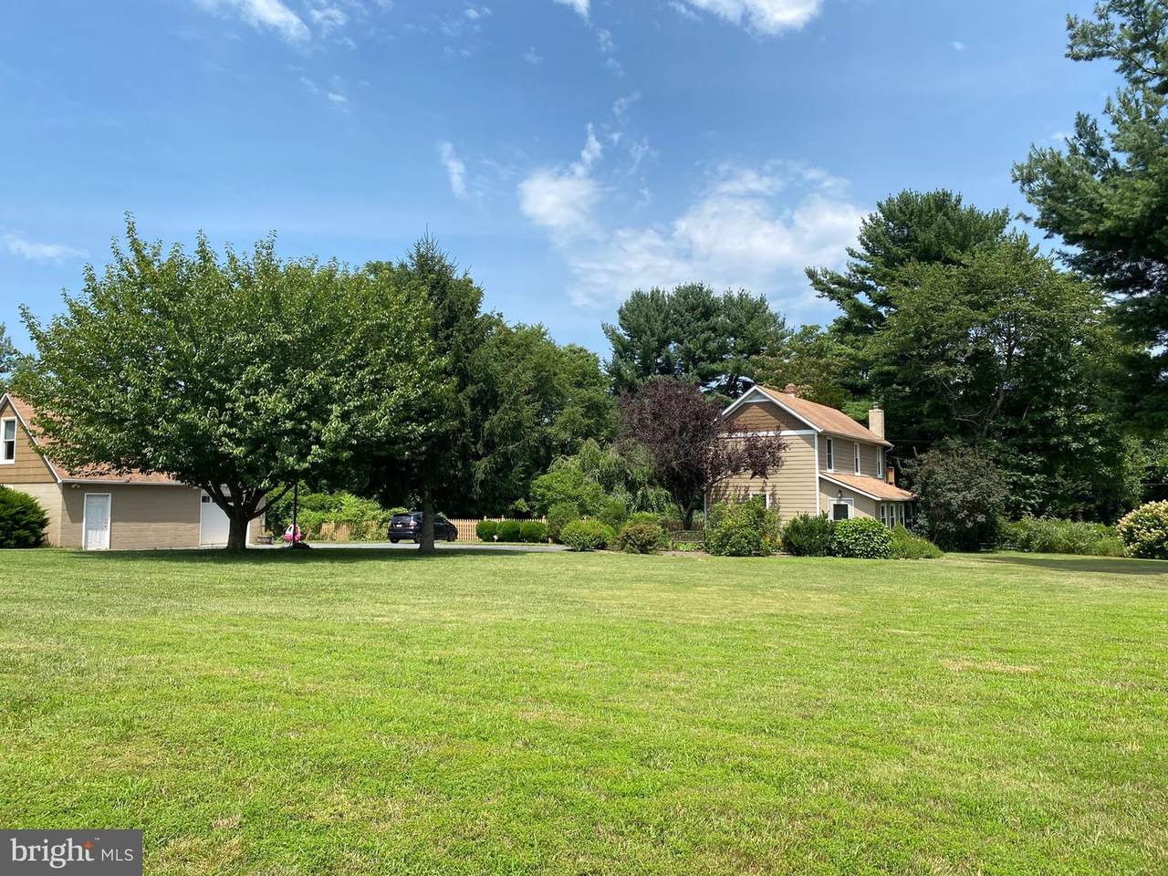 801 Earlton Road - Photo 1