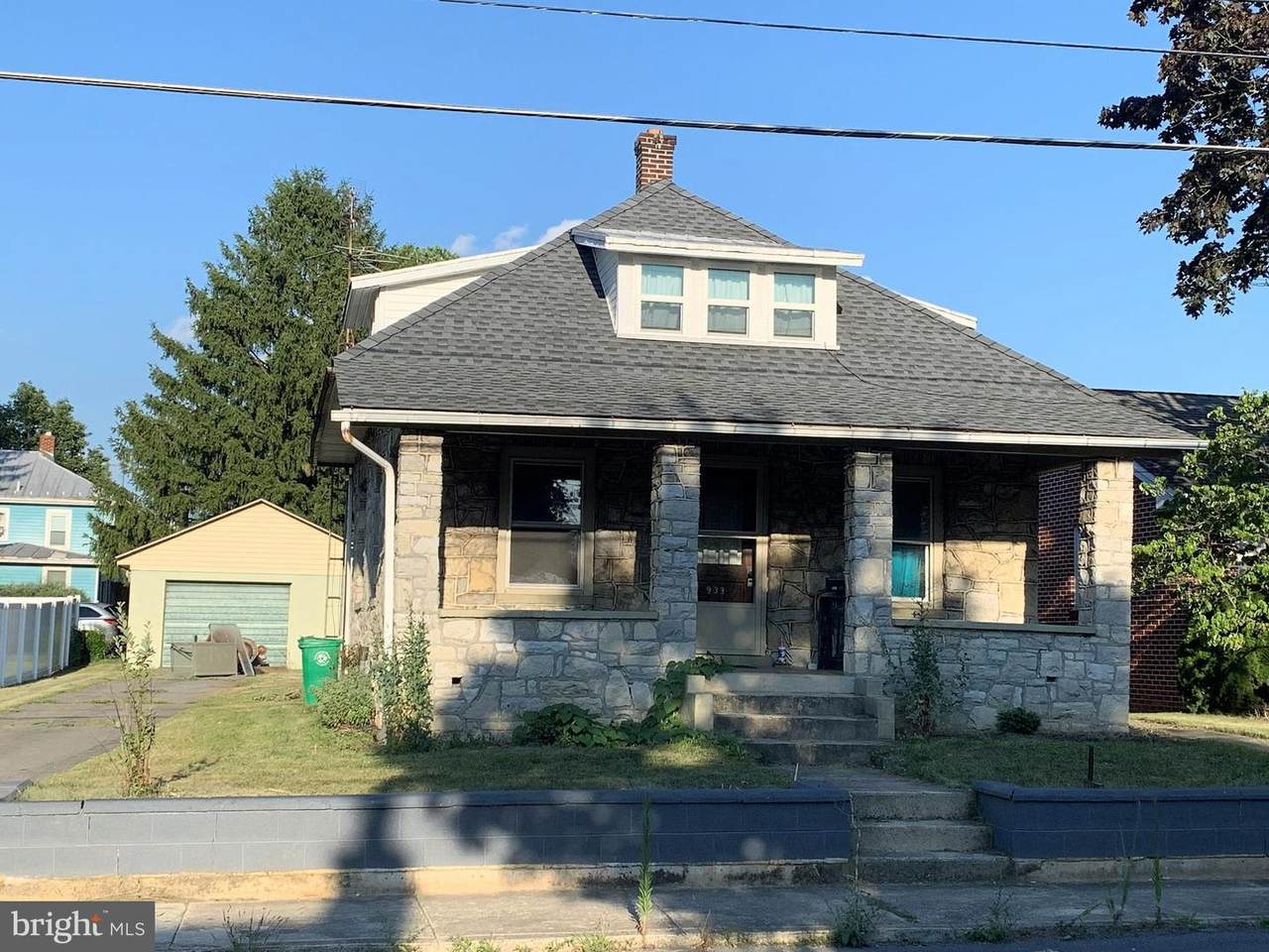 933 Pitt Street - Photo 1