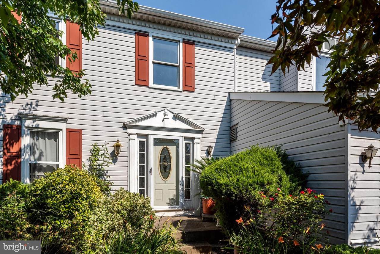 112 Cardinal Drive - Photo 1