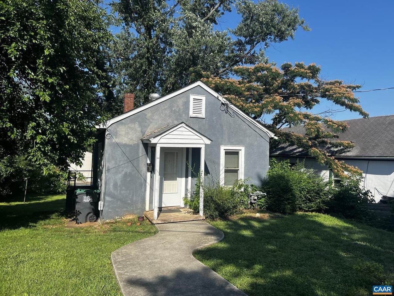 1104 Leonard St - Photo 1