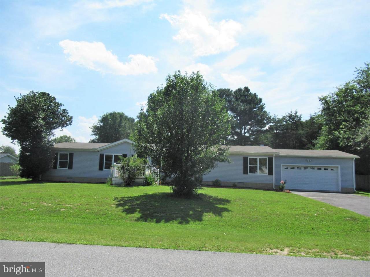 125 Holly Drive - Photo 1