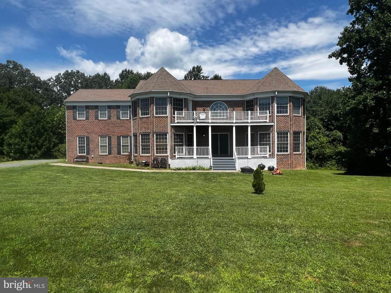 32 Pinto Lane - Photo 1