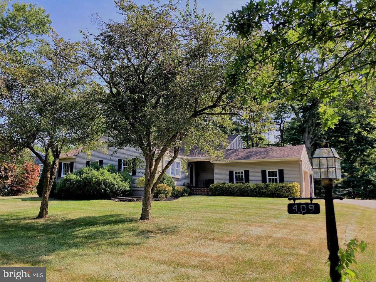 409 Parry Drive - Photo 1