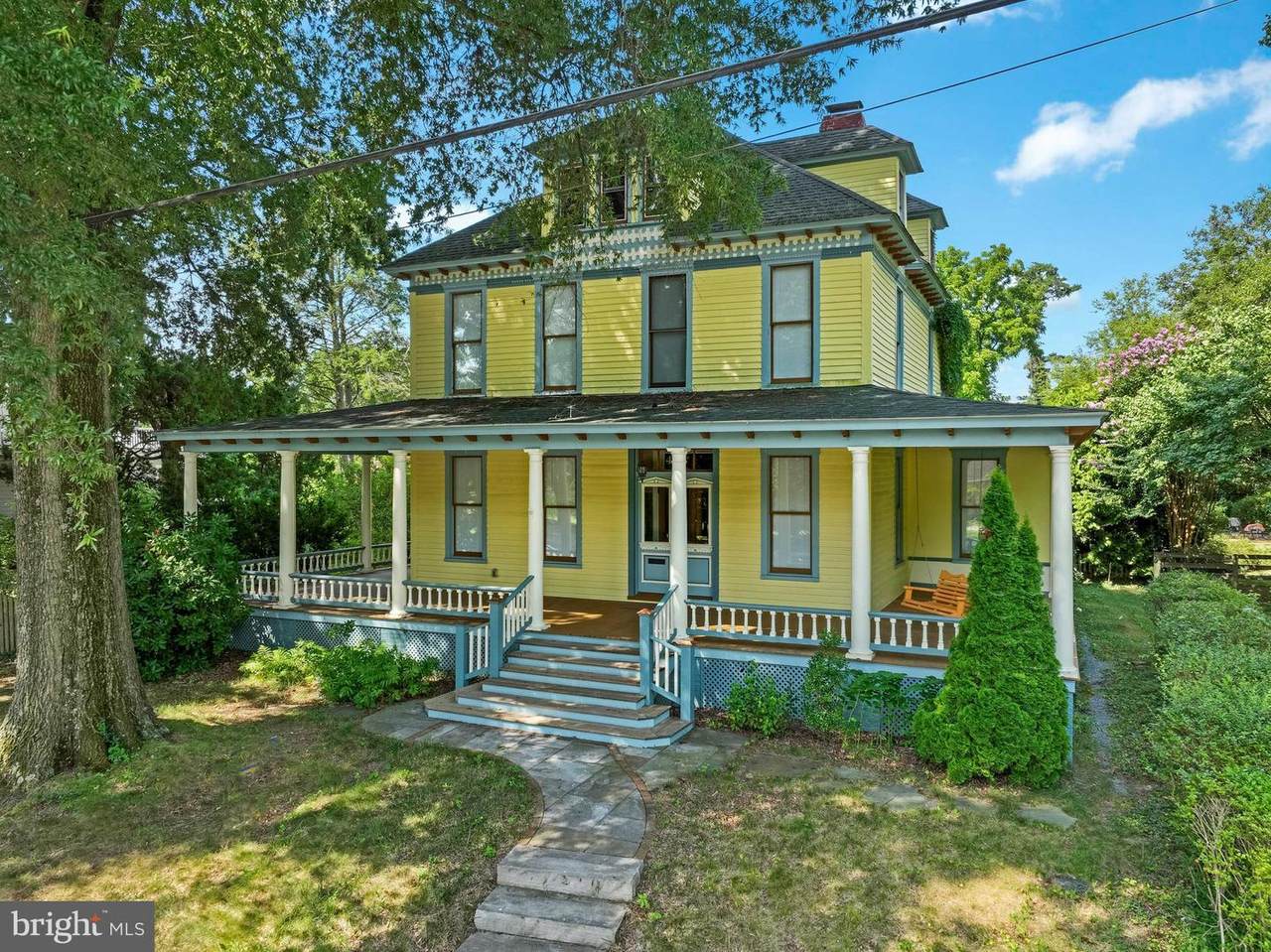 403 Chesterfield Avenue - Photo 1