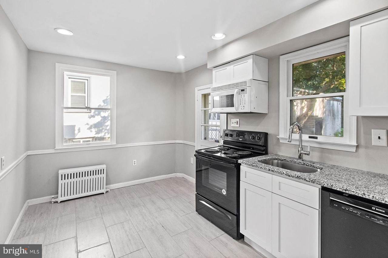 363 Lakeview Avenue - Photo 1