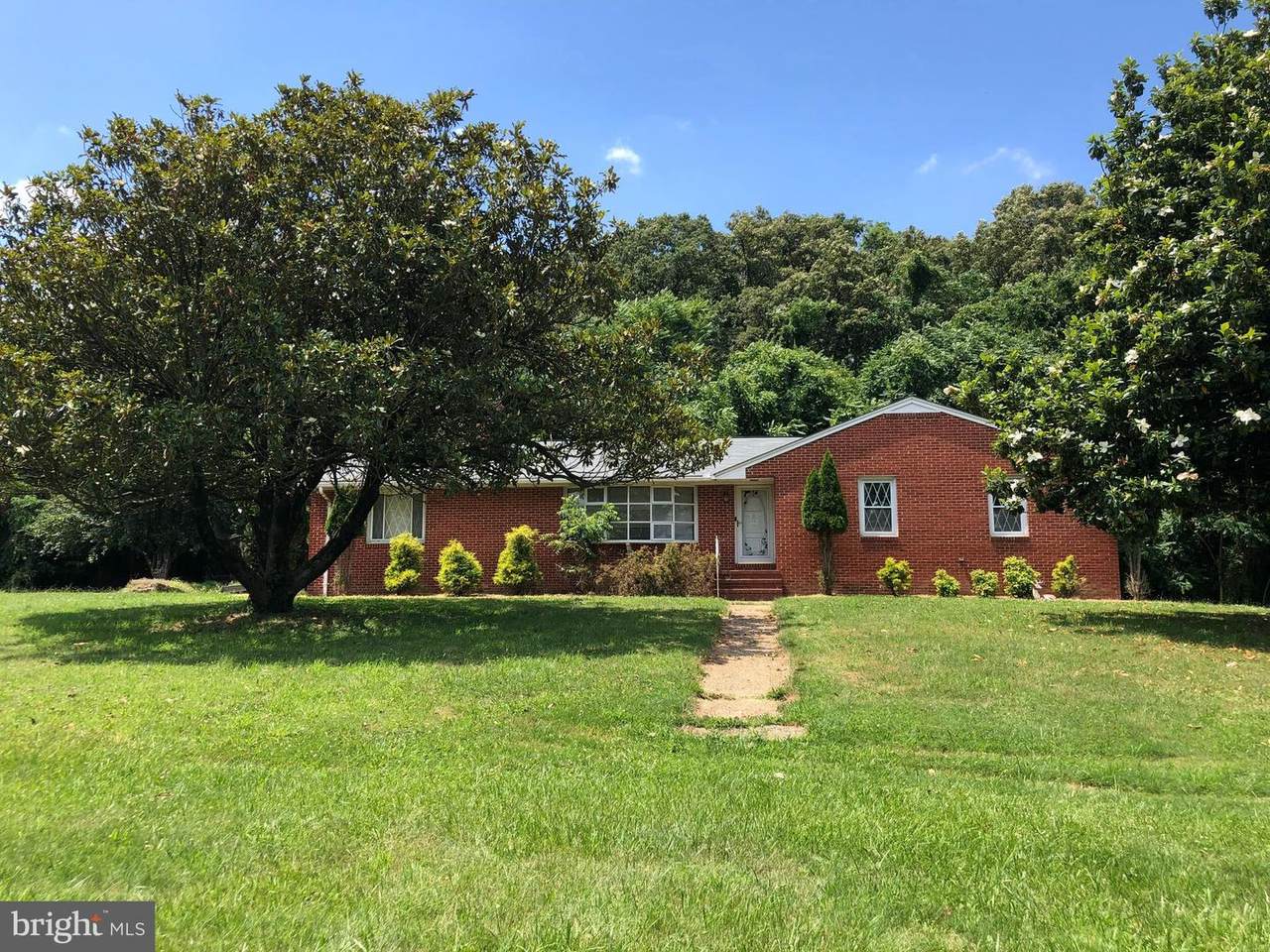 1050 Cedar Avenue - Photo 1