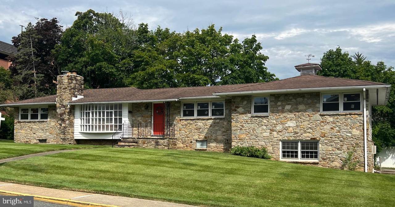 100 Courtland Place - Photo 1