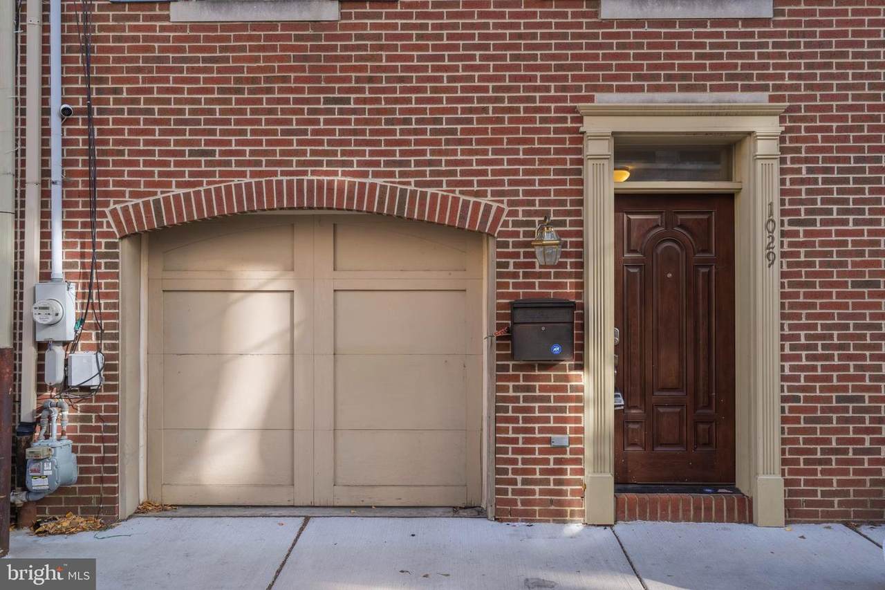 1029 Leithgow Street - Photo 1