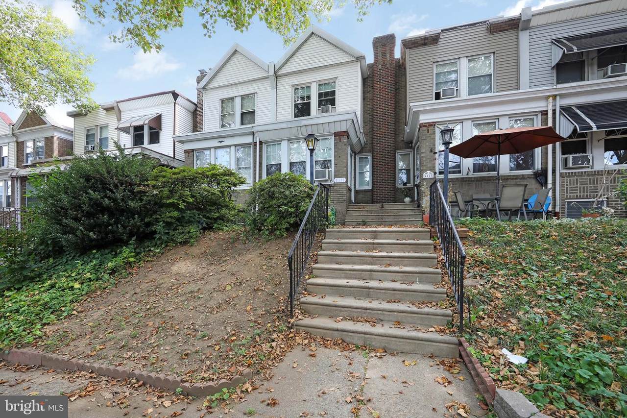 4111 Stirling Street - Photo 1