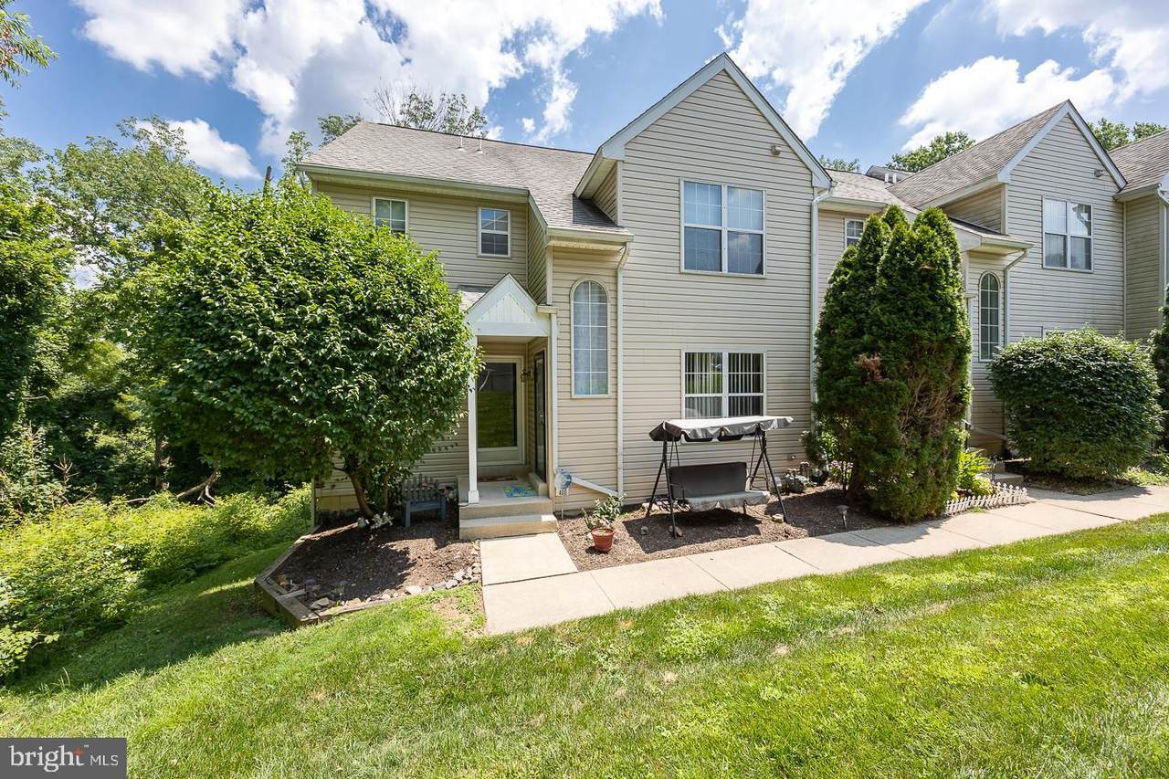 400 Derry Drive - Photo 1