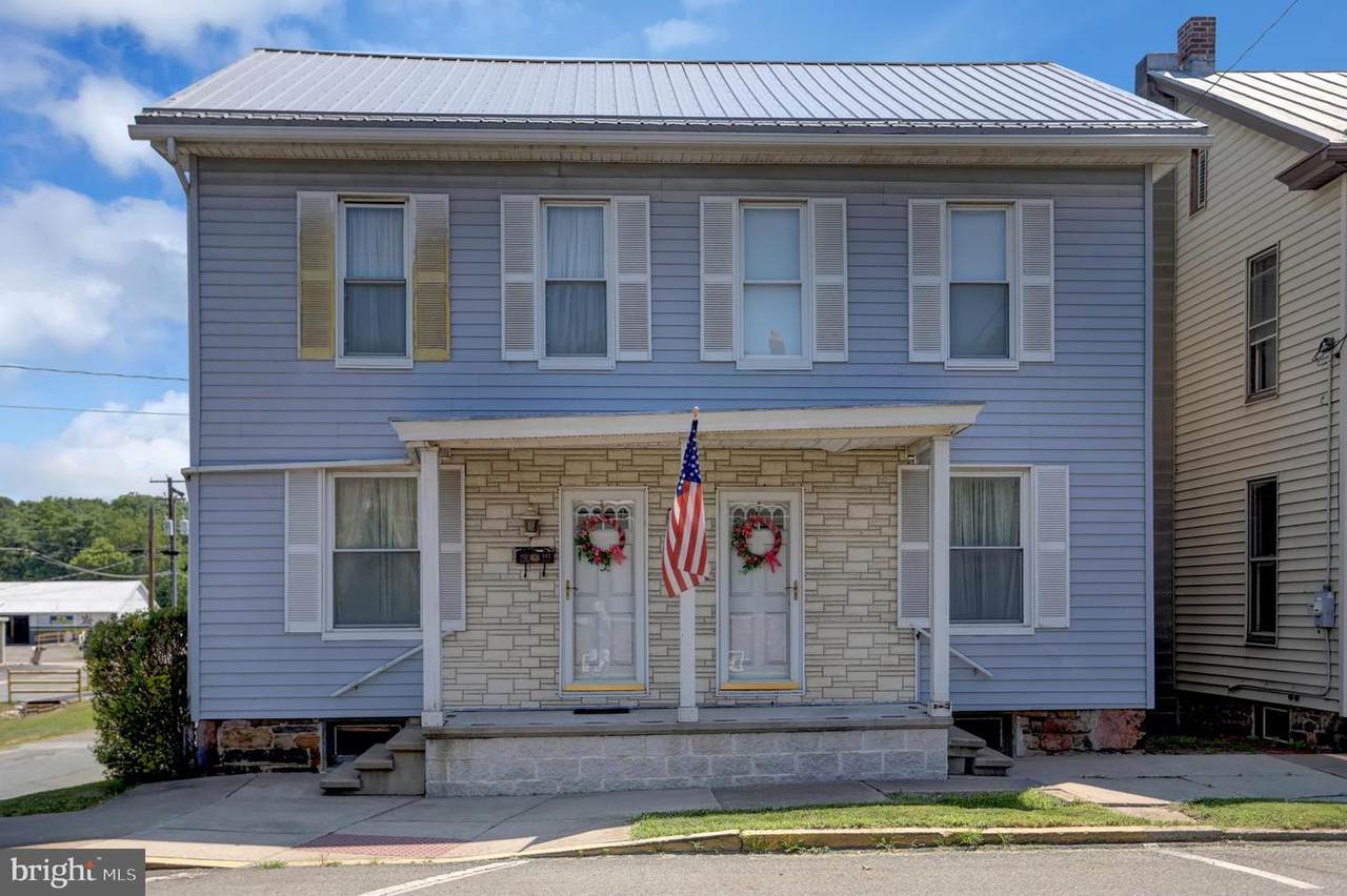 460 4TH Street - Photo 1